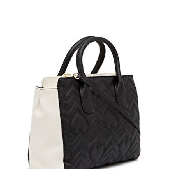 ❤️❤️SOLD!❤️❤️Betsey Johnson Black & Ivory set - Picture 3 of 8